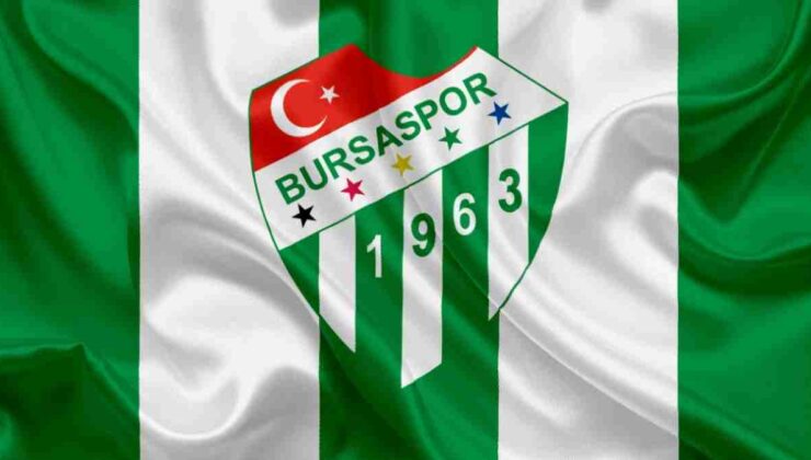 Bursaspor Taraftarları İstiklal Marşı ile Maçı Durdurdu: Vatan Sevgisi Salona Doldu