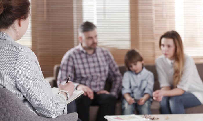 Aile Danışmanlığı: İletişimi Güçlendirmek ve Sorunları Çözmek İçin Bir Rehber