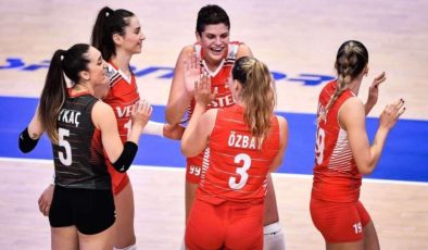 A Milli Kadın Voleybol Takımı Yarı Finalde Amerika ile Karşılaşıyor