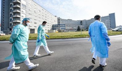 Dünya Sağlık Örgütü’nden hükümetlere tavsiye: Halka açık alanlarda üç katlı maske takılsın