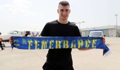 Fenerbahçe, Dominik Livakovic ile Anlaştı